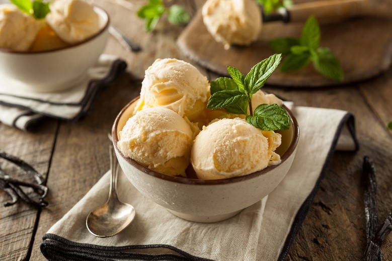 Hogyan készíts magadnak könnyedén fagylaltot fagylaltgéppel a nagy melegben?